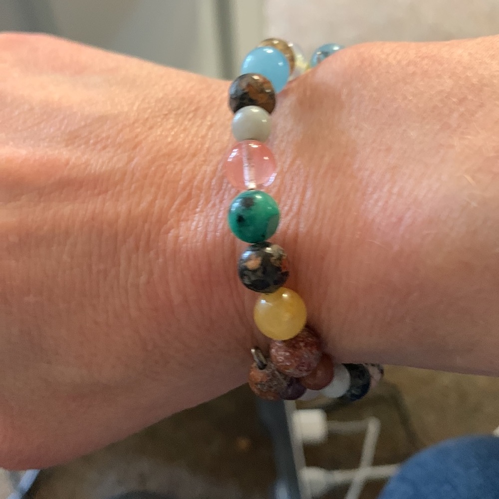 Slip on Natural Stone Bead Bracelet.   12 inch - Picture 4 of 5